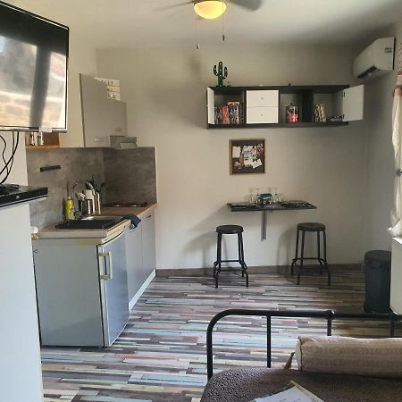 City House Appartements Entraigues-sur-la-Sorgue Exteriör bild