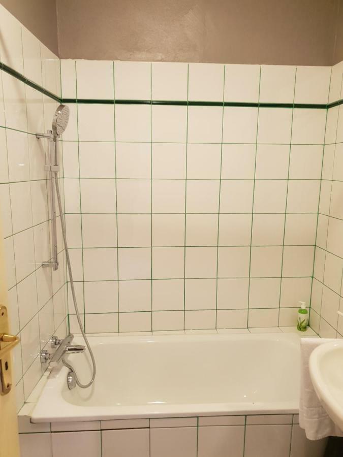 City House Appartements Entraigues-sur-la-Sorgue Exteriör bild