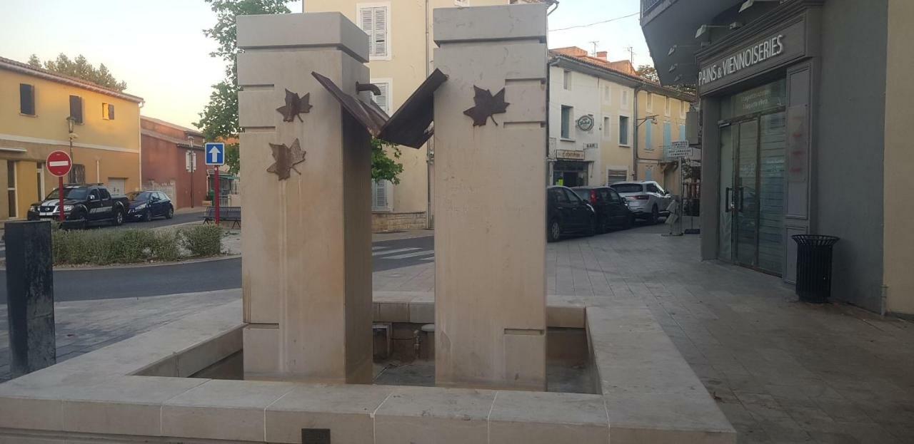 City House Appartements Entraigues-sur-la-Sorgue Exteriör bild