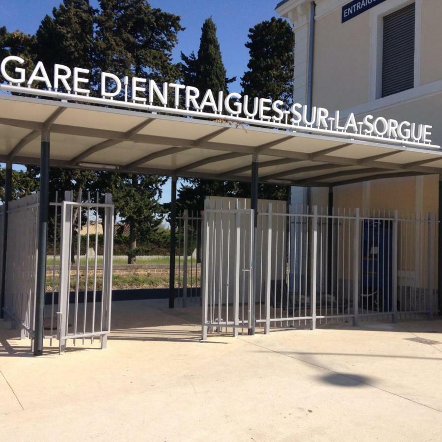 City House Appartements Entraigues-sur-la-Sorgue Exteriör bild